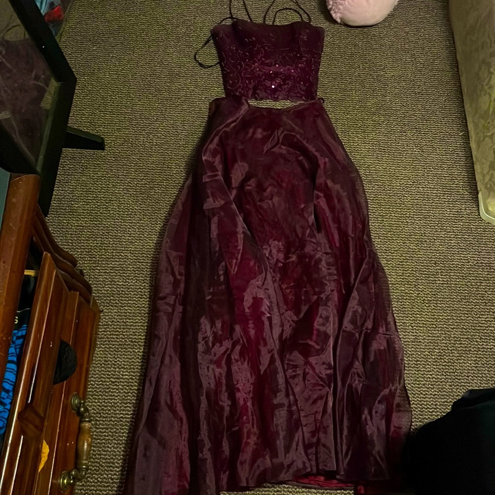 Morgan and CO PROM DRESS TOP 7/8 bottom 9/10
